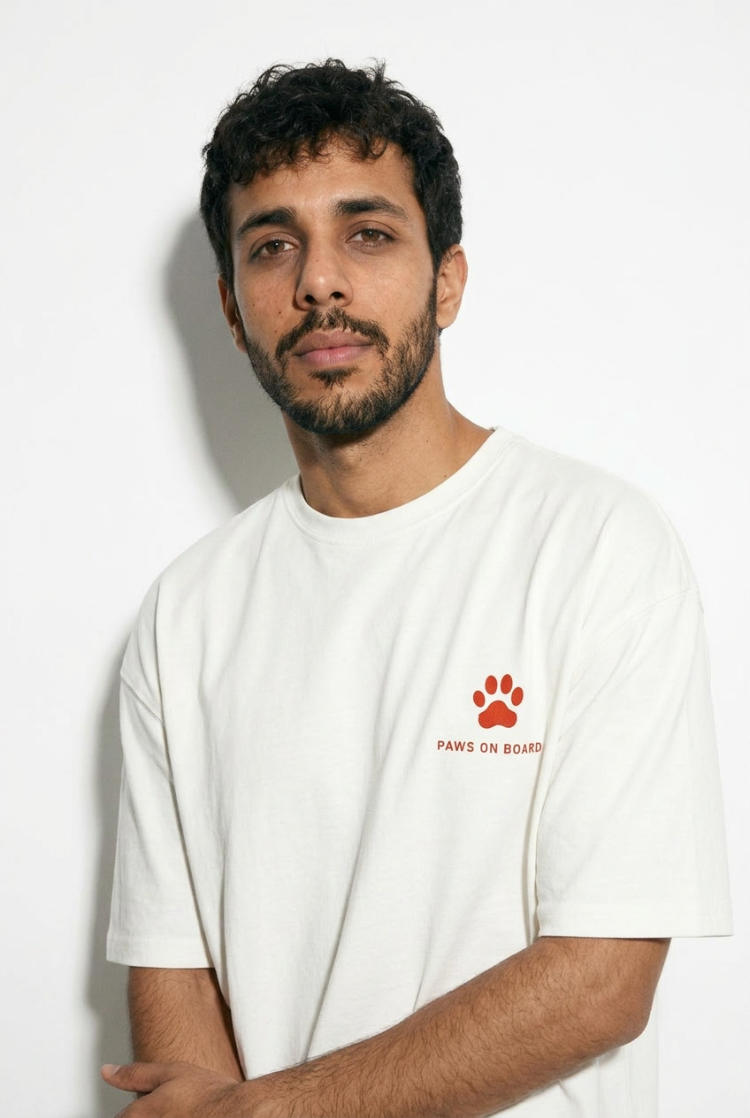 Paws on board - Unisex oversized white tee